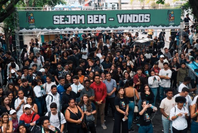 Público para ver o trio elétrico - Mochilão 2024